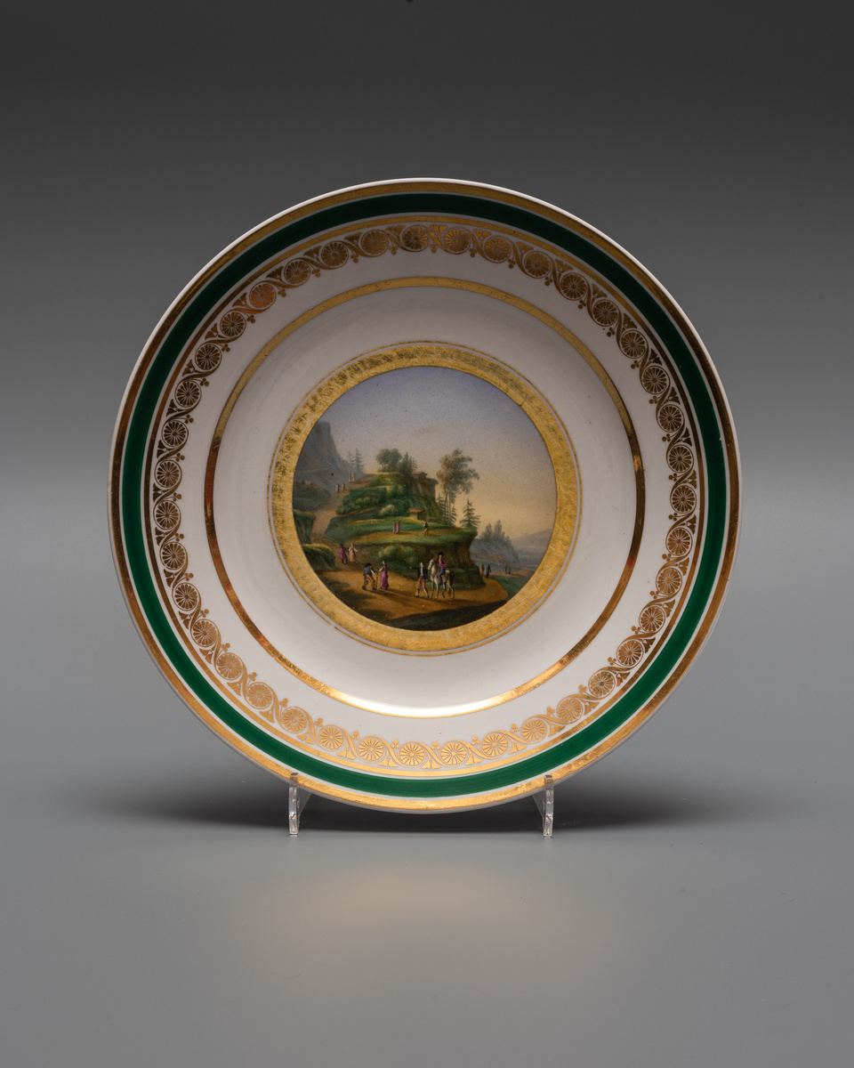 Тарелка с романтическим пейзажем