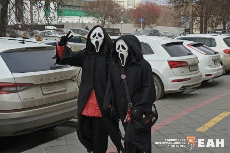    В Екатеринбурге многодетная семья не может жить из-за шума от хоррор-квестов