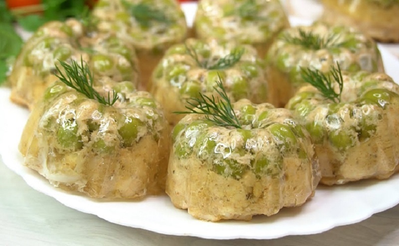 Порционный холодец: как приготовить эффектную закуску с новыми вкусами