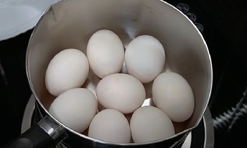 Учимся варить прозрачные яйца: удивительный завтрак, который захочется готовить снова и снова