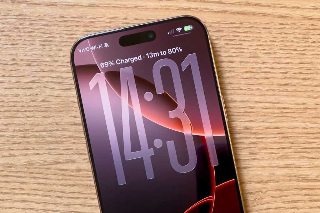    У владельцев iPhone все еще есть претензии к скорости и стабильности iOS 26. Изображение: macworld.com