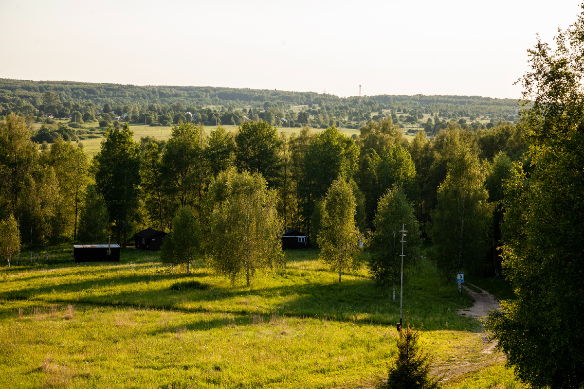 Кемпинг ТехноХутор, домики и банька, вид с капитанского мостика
