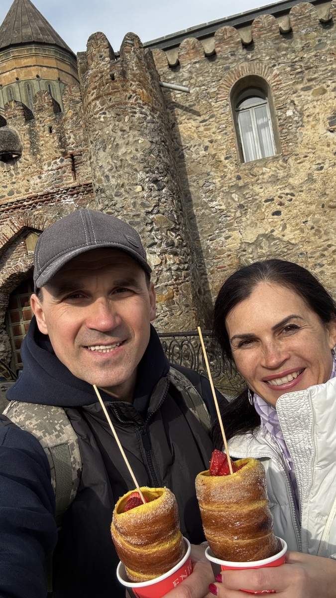 В руках у нас чешские трдельники, но продают их и в Грузии