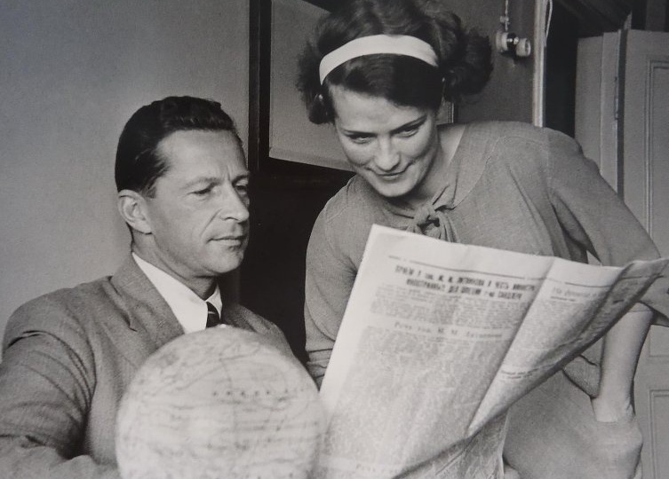 Как наши предки газеты читали: 18 снимков из царской России и СССР