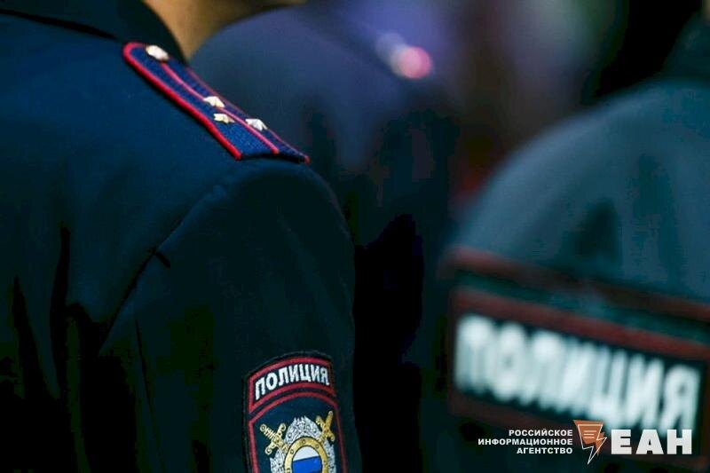    Полицейские