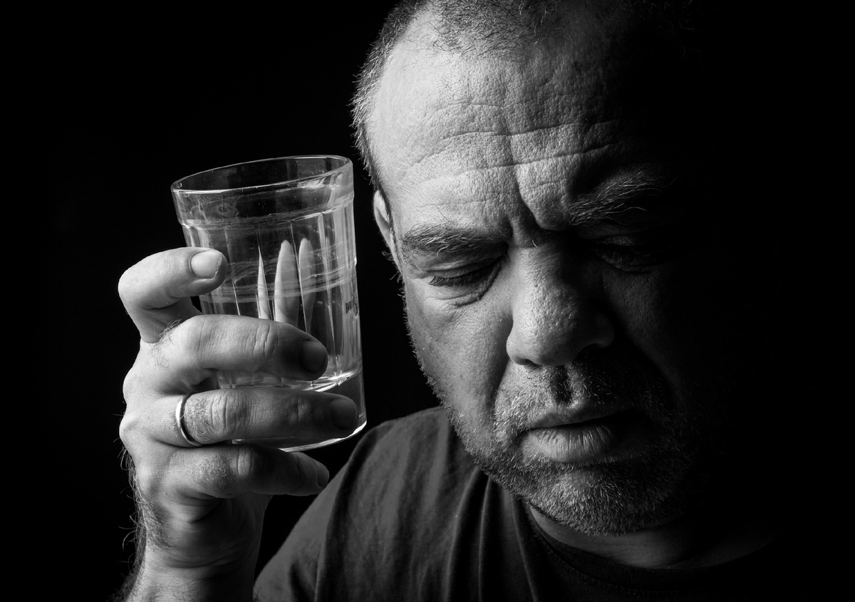 Инсульт после запоя: тревожные признаки и что делать немедленно (источник изображения: freepik.com)