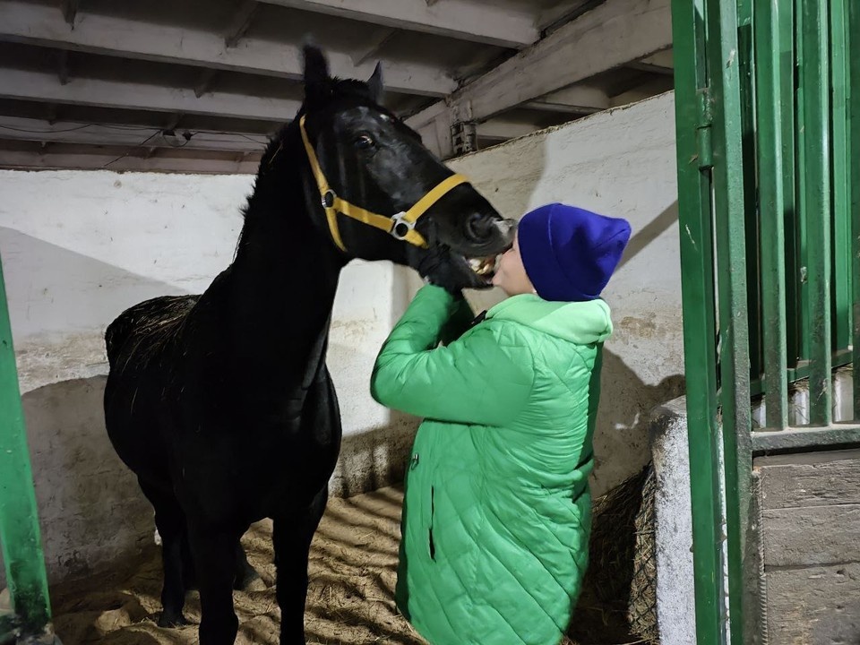    Иппотерапевт конного клуба Юлия Бусенкова Константин КНЯЗЕВ