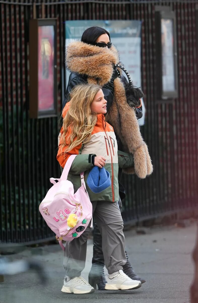 Ирина Шейк с дочерью Леей📷
