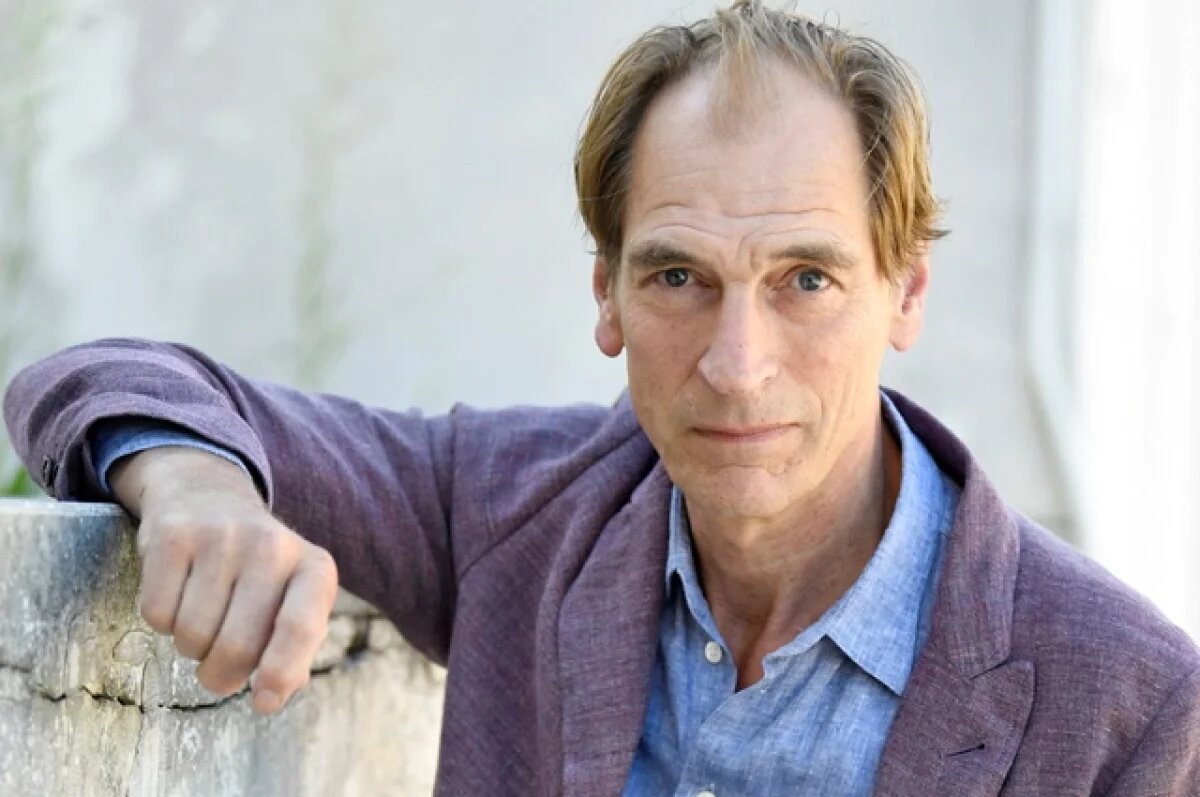    Джулиан Сэндс.