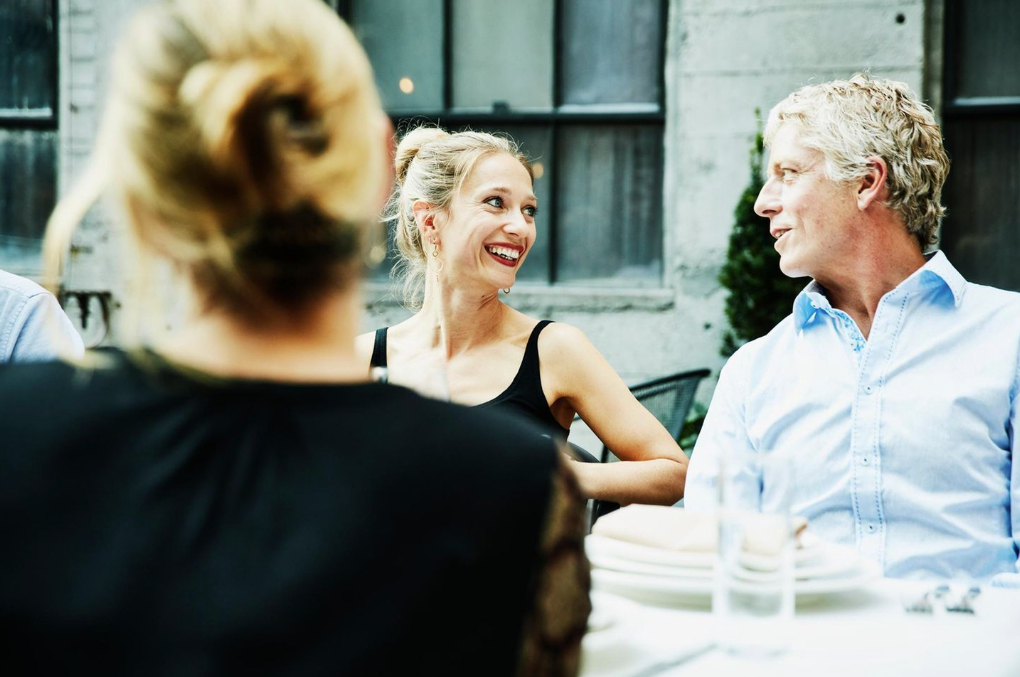 Первый раз с эскорт-девушками Инго* познакомился во время совместного ужина с коллегами (символическое изображение) © Thomas Barwick