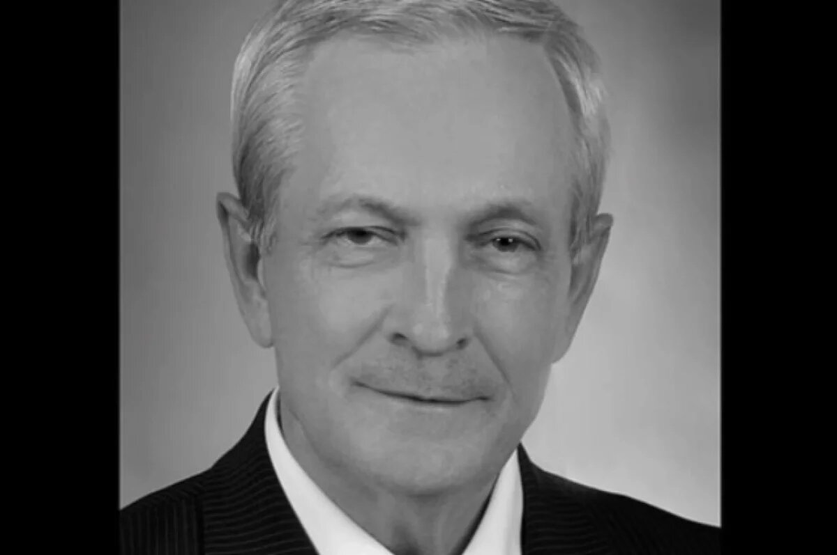    Владимир Иванович проработал в сфере здравоохранения Кировской области более 50 лет