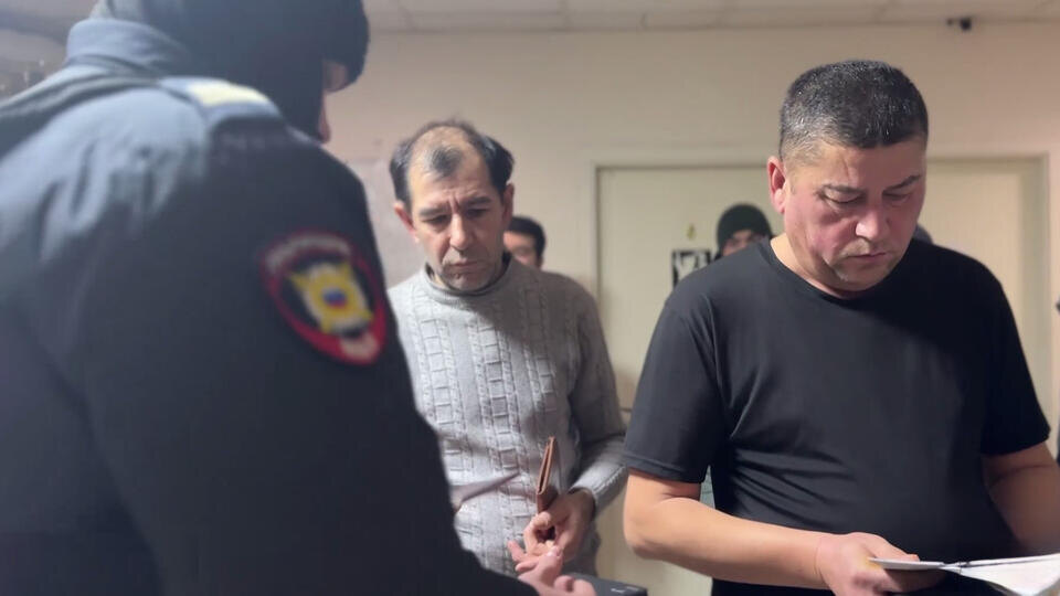     Мужчину задержали за фиктивную регистрацию 1742 мигрантов в Петербурге t.me/Ирина Волк