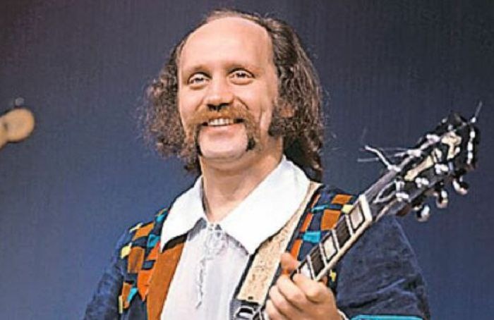 «Твой заветный напев, чудотворный напев» — 85 лет Владимиру Мулявину, или как свердловский парень стал символом белорусской культуры