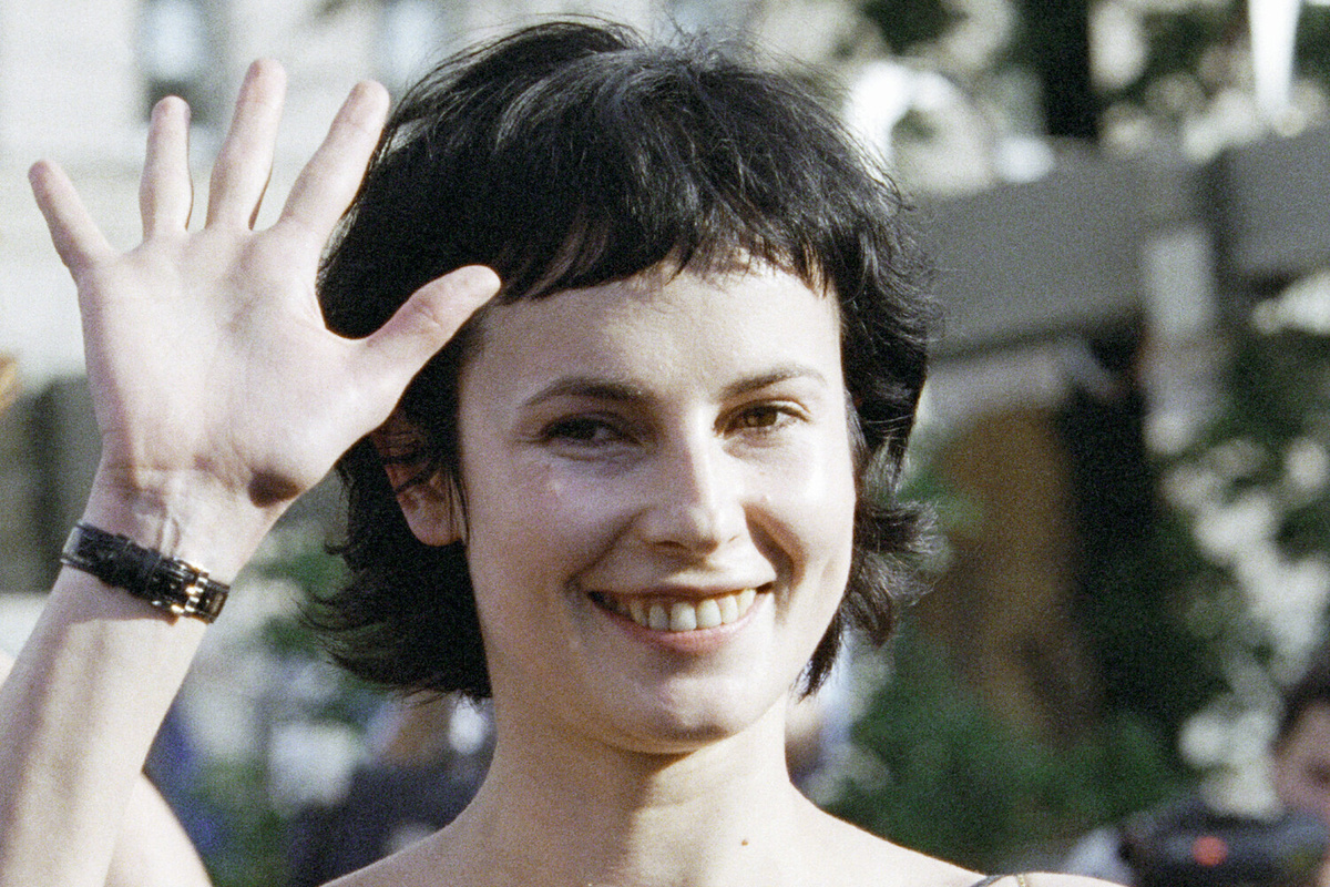 Актриса Ирина Апексимова на ХХII Московском международном кинофестивале, 19 июля 200 года ©Дмитрий Коробейников/РИА Новости  📷