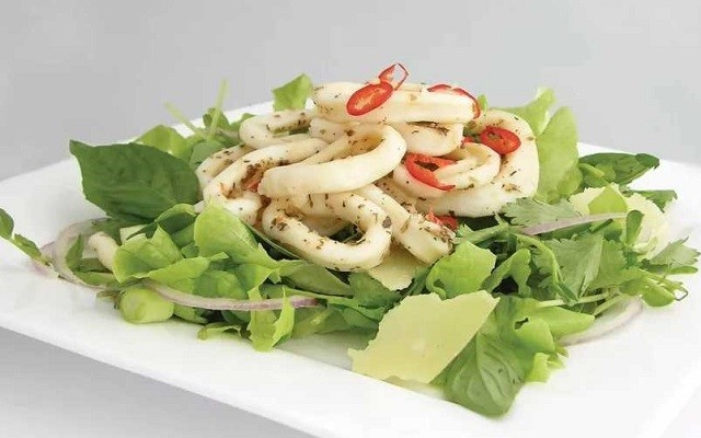 Рецепты приготовления очень вкусных салатов из кальмаров, с пошаговыми фото