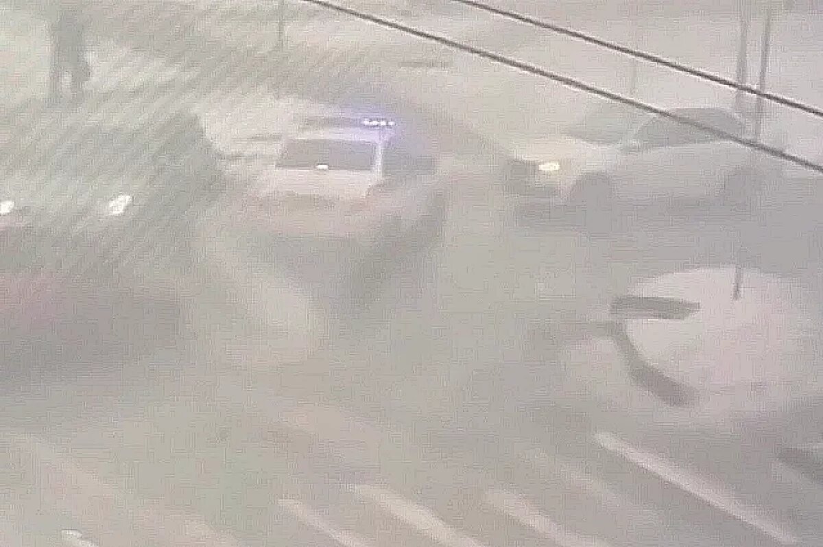    Волгоградцы переругались, обсуждая попавшее на видео ДТП с полицейским авто