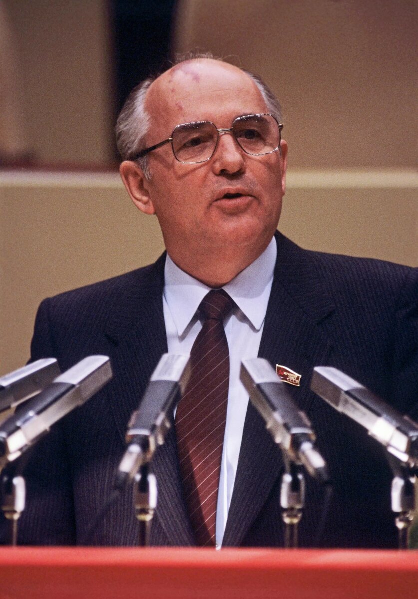 Михаил Горбачев
© Sputnik / Юрий Абрамочкин