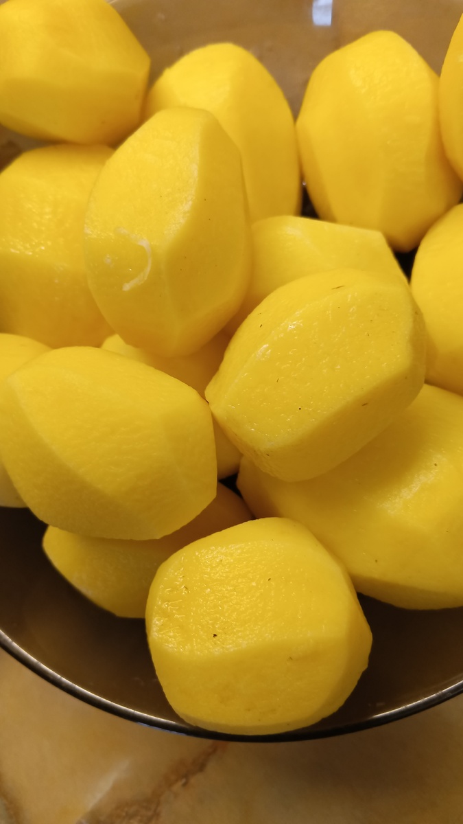 фото автора: картошка подготовлена к натиранию