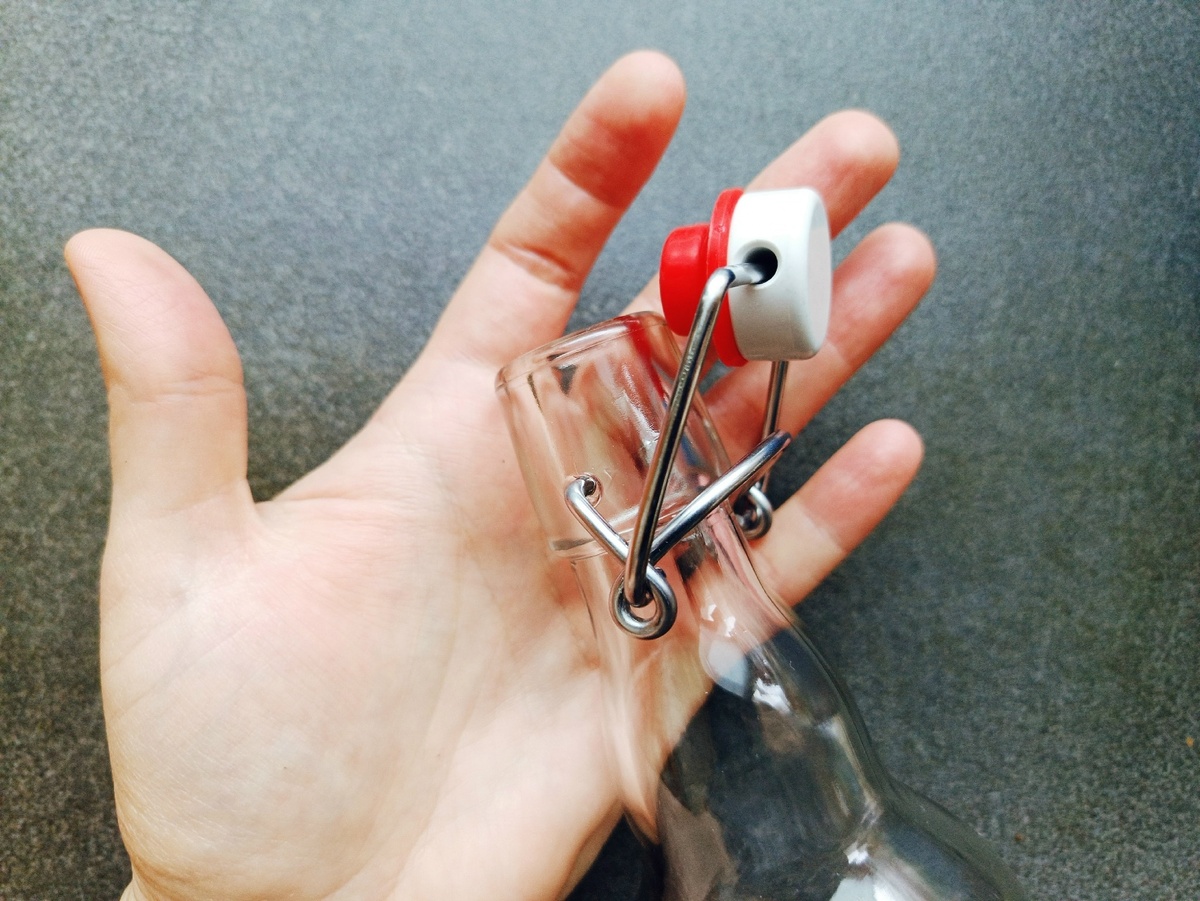 Бутылка с бугельной пробкой обязательна для второй ферментации