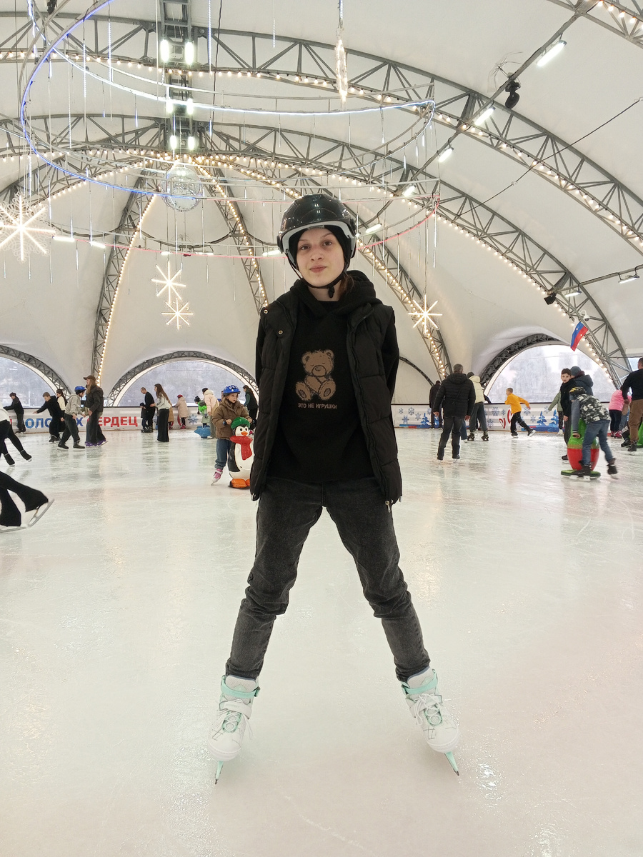 Маруся передаёт всем привет с ледового катка 🥰