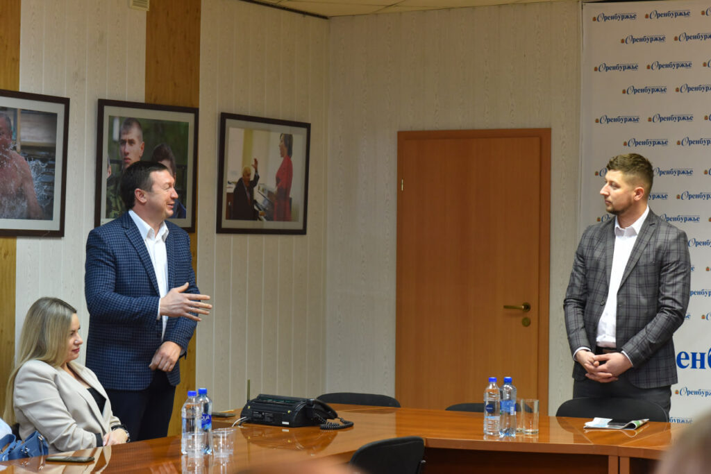     Юрий Мироненко рассказал о судьбе печатных СМИ в Оренбуржье Антон Пичурин
📷    Юрий Мироненко рассказал о судьбе печатных СМИ в Оренбуржье Антон Пичурин
📷    Юрий Мироненко рассказал о судьбе печатных СМИ в Оренбуржье Антон Пичурин
📷    Юрий Мироненко рассказал о судьбе печатных СМИ в Оренбуржье Антон Пичурин
