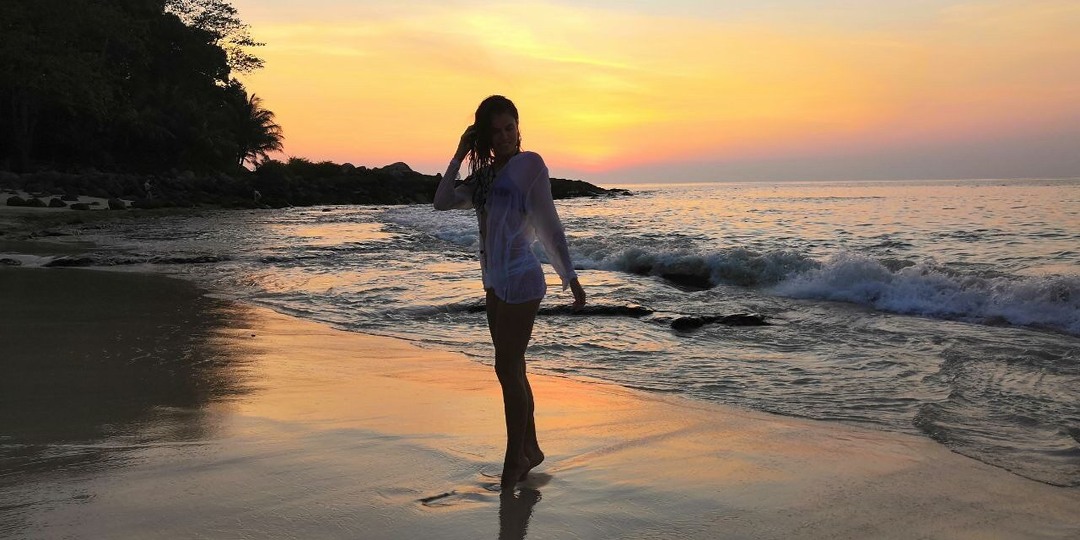 А куда же лучше поехать в зимнее время погреться?)