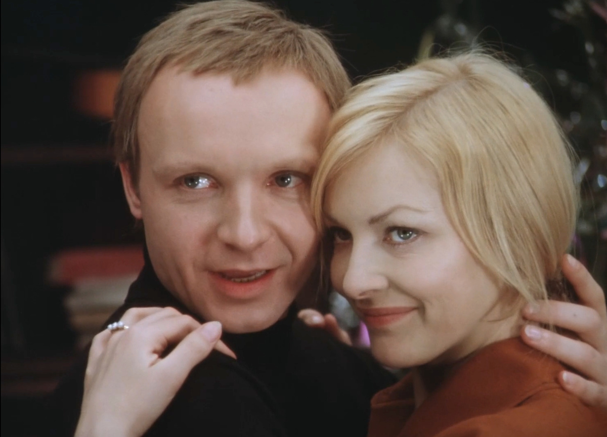 Кадр из кинофильма "Ирония судьбы, или С легким паром!", 1975 г., режиссер Эльдар Рязанов, сценаристы Эмиль Брагинский, Эльдар Рязанов, композитор Микаэл Таривердиев (скриншот)