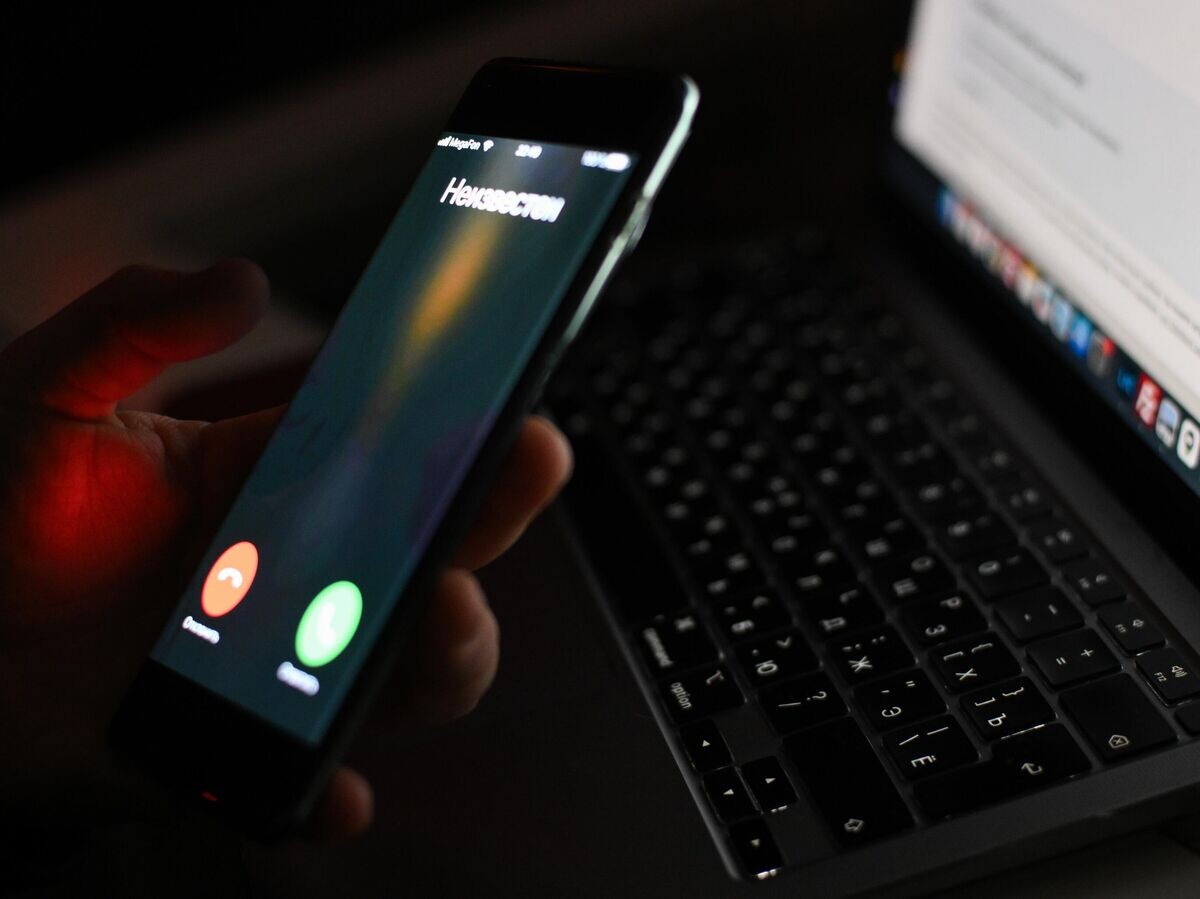    Мобильный телефон, на который позвонили с неизвестного номера© РИА Новости . Владимир Астапкович