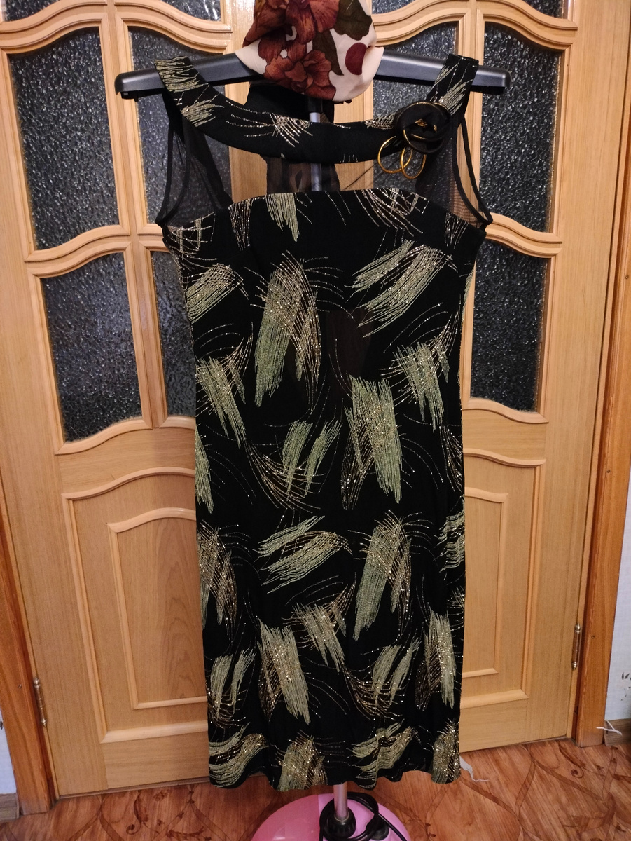 Фото автора. Платье с блёстками. Периодически обсыпаются