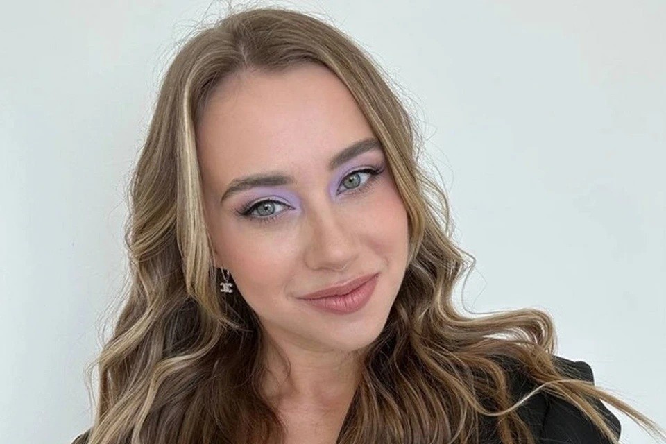    Блогер Александра Митрошина рассказала, какое желание загадала на Новый год Личная страница героя публикации в соцсети