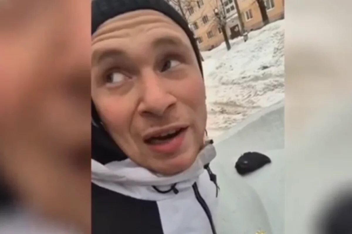    Пенсионерка из Тверской области повезла передавать курьеру пакет с деньгами