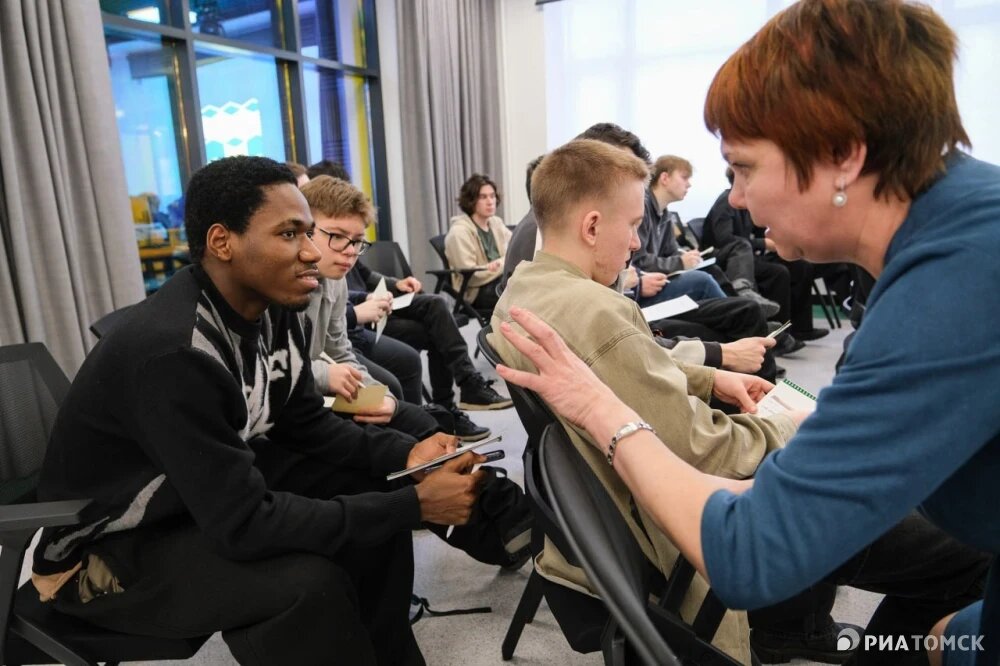    Студенты на мастер-классе в коворкинге ТПУ, © РИА Томск. Никита Гольцов