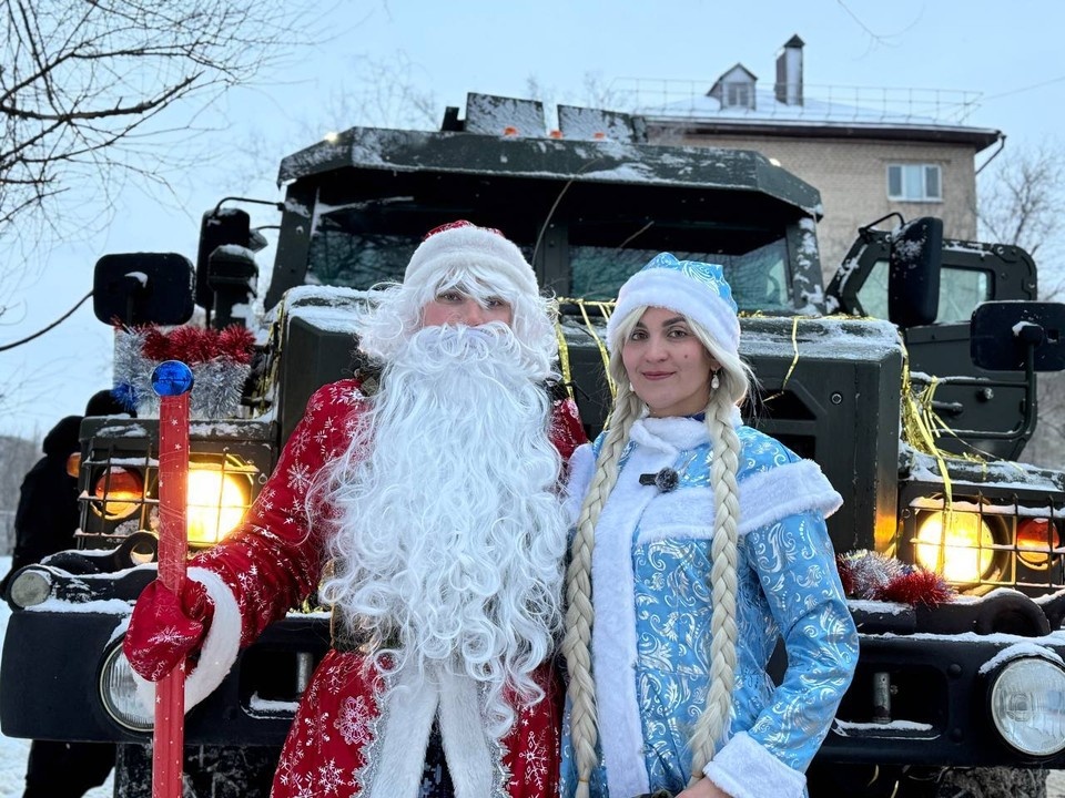    Акцию «Дед Мороз специального назначения» провели сотрудники Росгвардии области. Фото: Росгвардия Оренбургской области