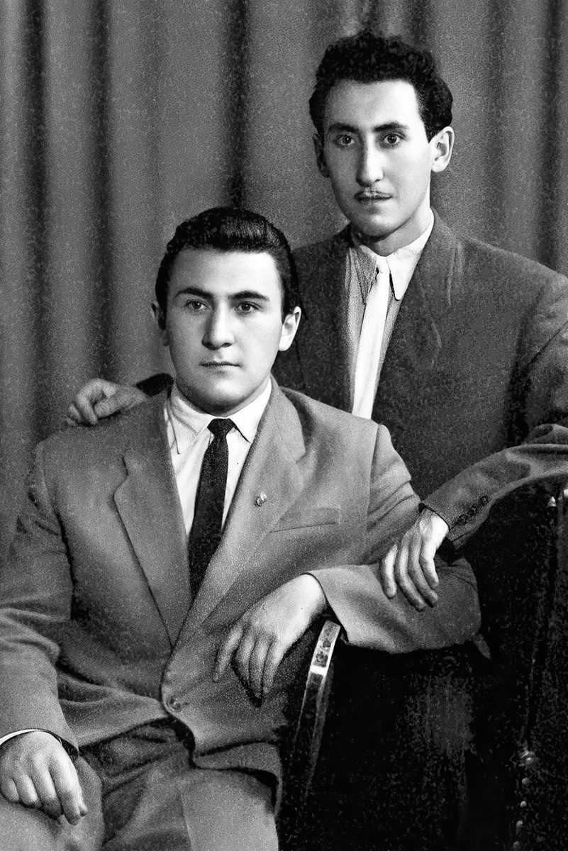 Леонид Каневский в юности со своим братом Александром