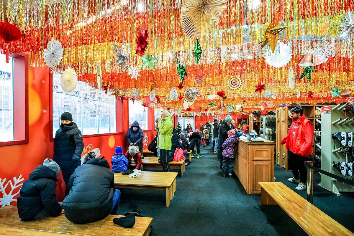    Катки "Московских сезонов" будут радовать посетителей до конца зимы