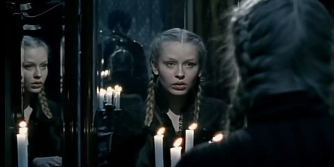 Повторяем гадания на Святки из фильмов