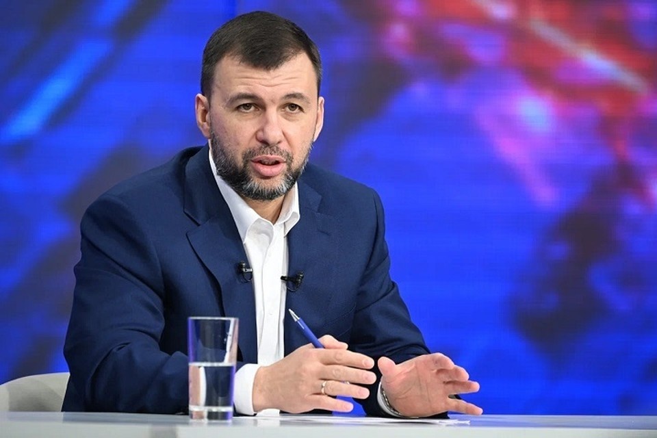    Денис Пушилин поздравил журналистов ДНР с Днем российской печати. Фото: АГ ДНР