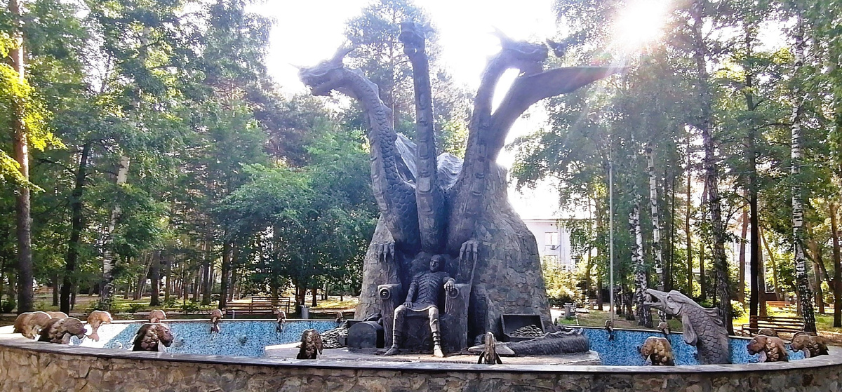 Фонтан "Змей Горыныч" в сквере "Закаменский" (Фото: Nixe (Bearna Team))
