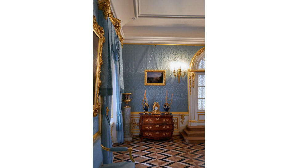 Голубая приемная Большого петергофского дворца.📷Фото: Денисов Денис