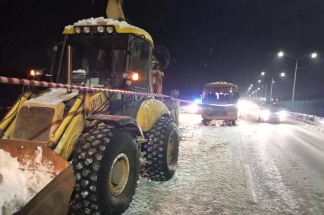    Экскаватор с погрузчиком на буксире. Фото: прокуратура Челябинской области