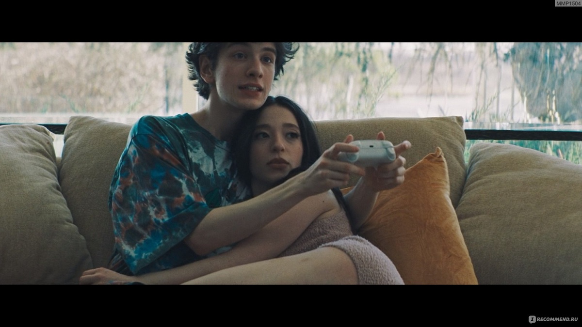 Ваня тапает по геймпаду