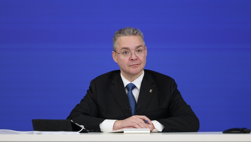    Владимир Владимиров видит развитие экономики Ставрополья в создании новых производств Фото: Дмитрий Ахмадуллин / / ИА «Победа26»