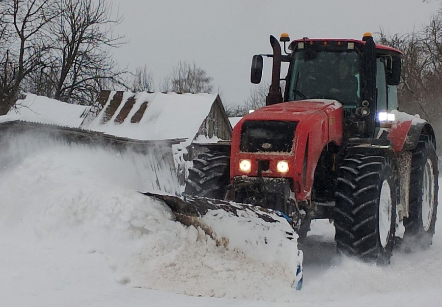     От поля до села: как сельхозтехника помогла жителям Копыльского района пережить стихию