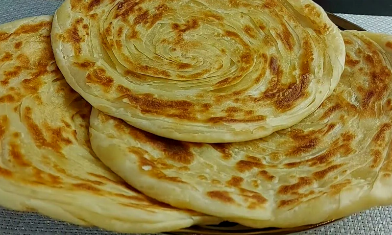 Слоеные лепешки на завтрак