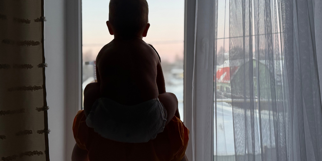 Как к матери 9-детной в спальню мужика притащили