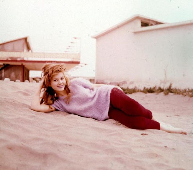 Актриса, певица и продюсер, изменившая послевоенную Италию и судьбу Adriano Celentano