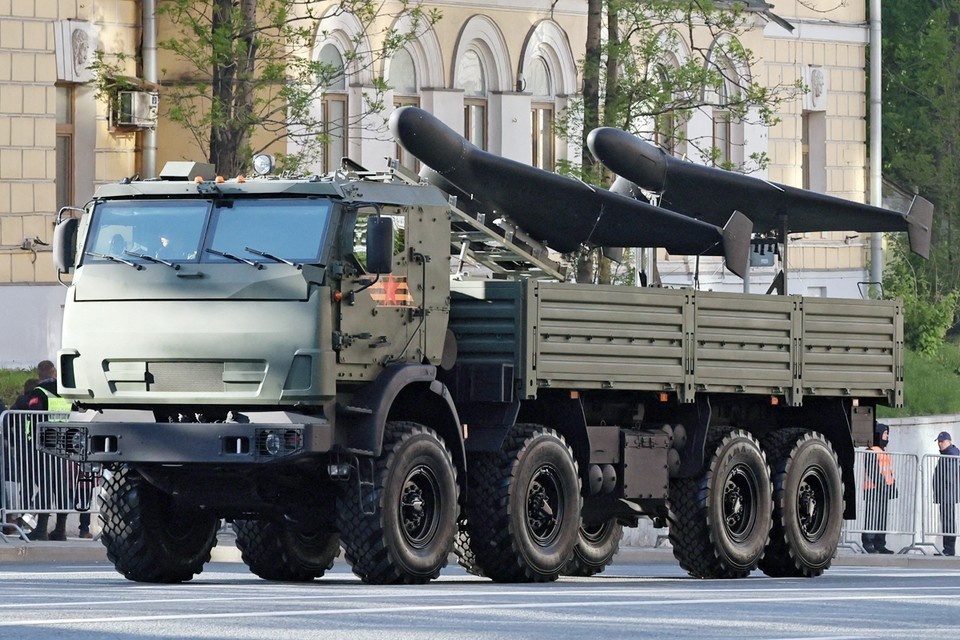    «Бойтесь нас, мы научились у русских»: Пентагон изобразил российский дрон на плакате с американской техникой REUTERS