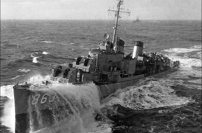 Из воспоминаний американского моряка о службе на эсминце. Шторма и неприятности с ними