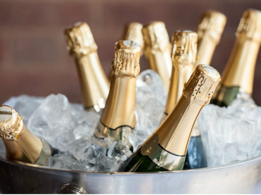    Шампанское //Фото: u-f.ru