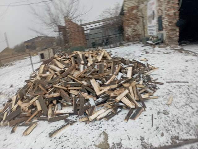 Дрова привезли в приют